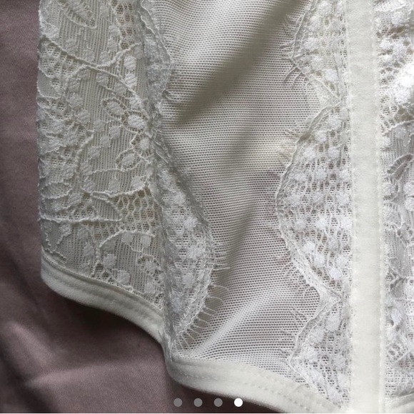 Urban Outfitters Out From Under Modern Love Corset M White RARE - Picture 4 of 4